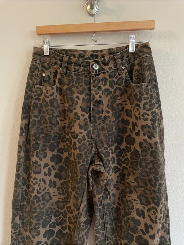 Aelfric Eden Leopard Print High Rise Wide Leg Jeans Size 28 - Image 5