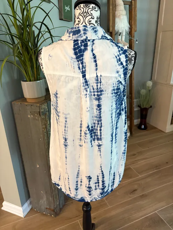 Liz Lange Maternity tie dyed button down shirt - Image 2