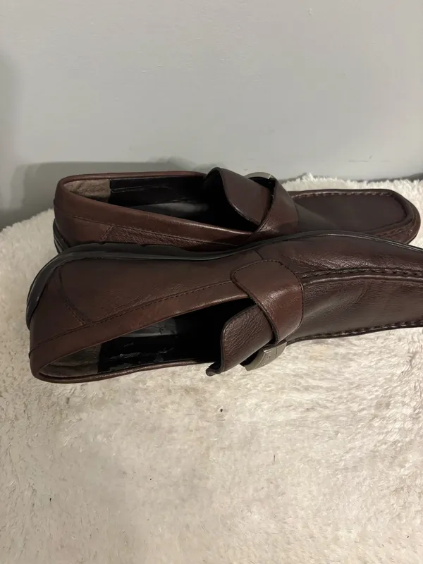 Calvin Klein slip on loafer all leather with emblem to side chocolate brown sz 8.5 casual or business  - Image 8