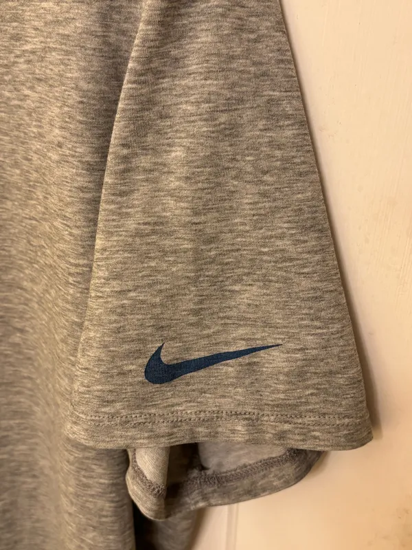 Detroit Lions Player’s Trunk NFL Training Team Issued Gray Nike Casual T-Shirt - Image 4