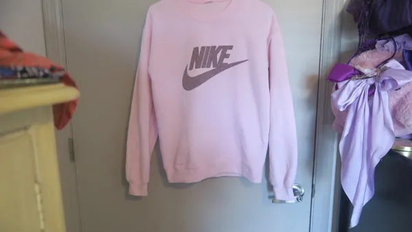 NIKE pullover sweatshirt sweater in pink. Tags have been removed but this fits like a small. - Image 3