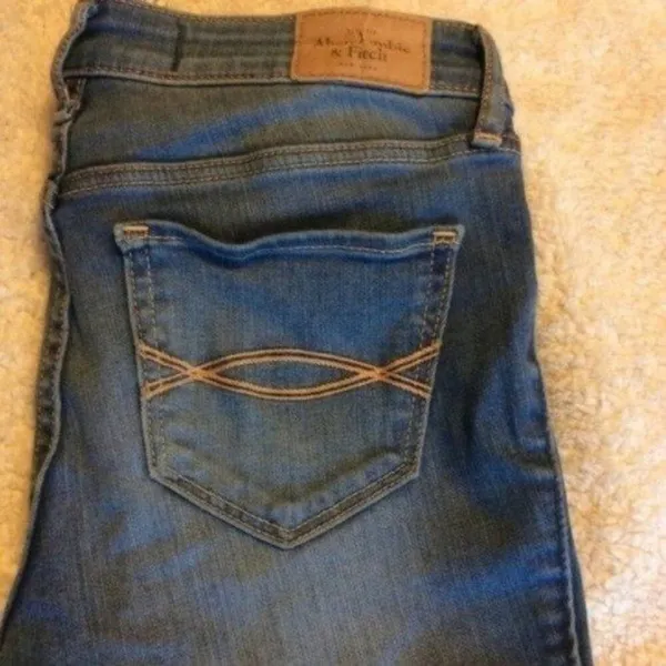 Abercrombie Jeans Light Wash Size 00R - Image 2