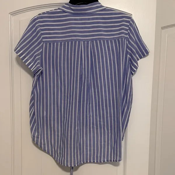 Banana Republic Blue and White Striped Blouse - Image 4