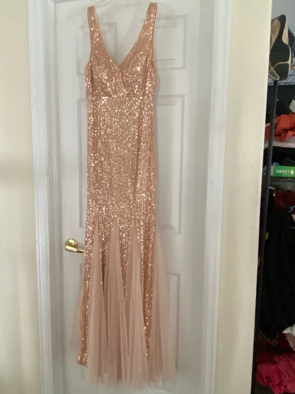 Macy's NWT Gold Evening Gown!! Stunning Small - Image 4