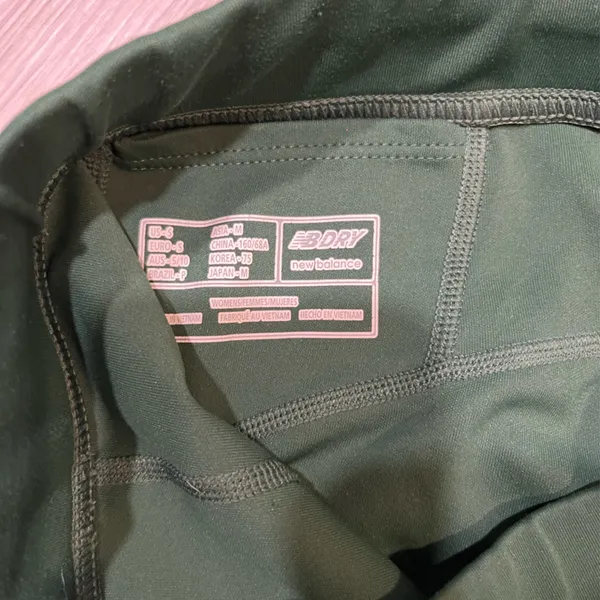 Set‎ NWOT New Balance womens Black and Green Active Leggings - Image 8