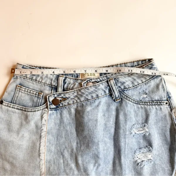C’isa Crossover Lightwash Denim Skort Sz Small - Image 10