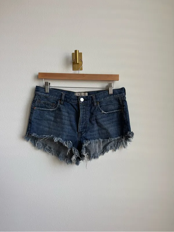 Free People We The Free Frayed Denim Cutoff Shorts Medium Wash Size 27 - Image 2