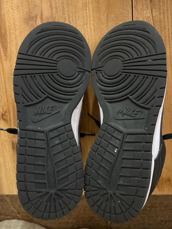Nike Panda Low Dunks - Image 3