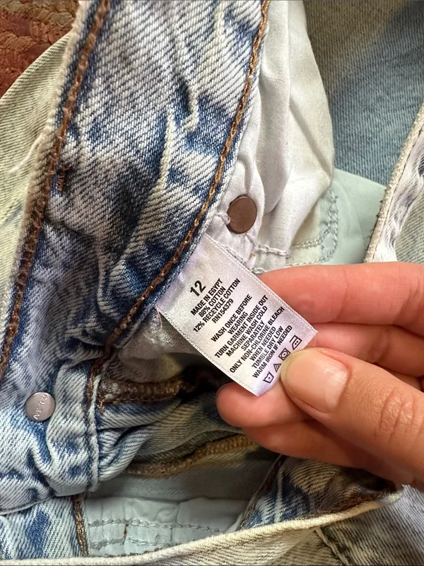 AERO 90s baggy Light Wash Distressed Ripped Mom Jeans - Image 3