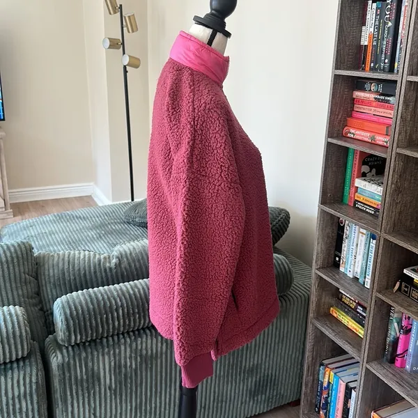 NWT Aerie Sherpa Half Zip Pullover size XS Red/Pink - Image 6