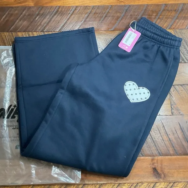 Edikted heart sweatpants - Image 2