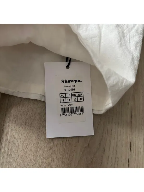 Showpo NWT White Loxley Top Tie Back Cropped Tank Size 10 - Image 4