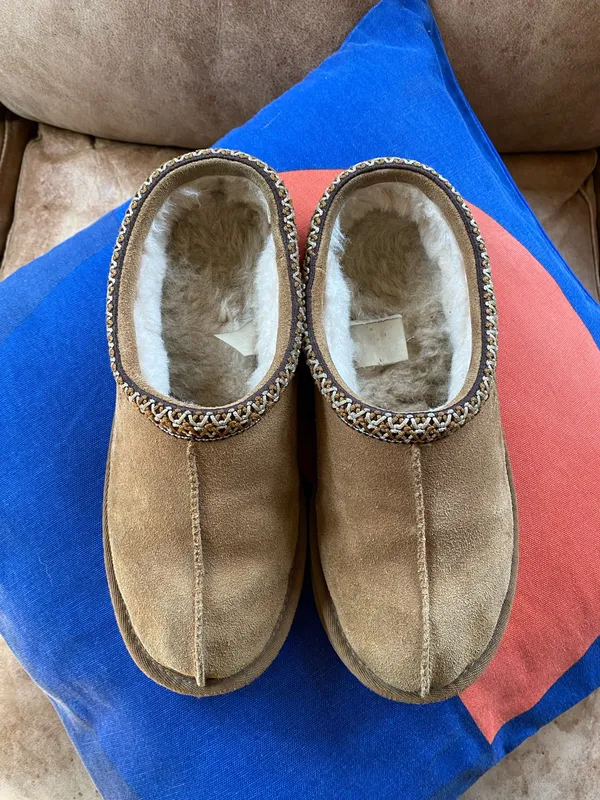 UGG Slippers - Image 2