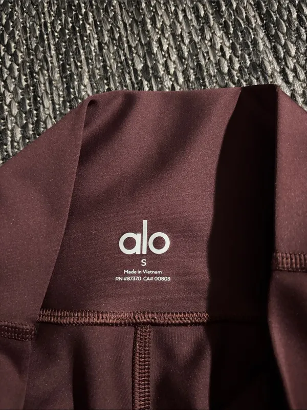 Alo Yoga 7/8 High Waist Airlift Legging Burgundy Cherry Cola - Image 4