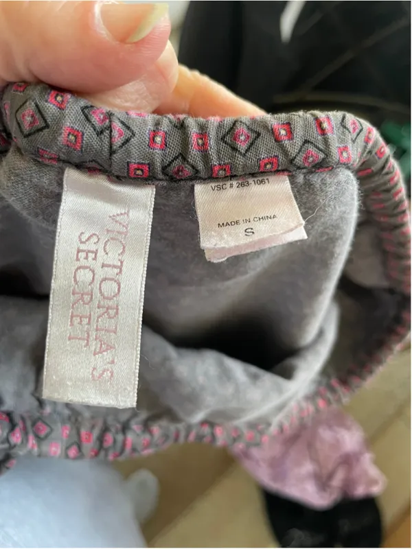 Women's Victoria's Secret Gray Pink Patterned Pajama Pants S - Image 2