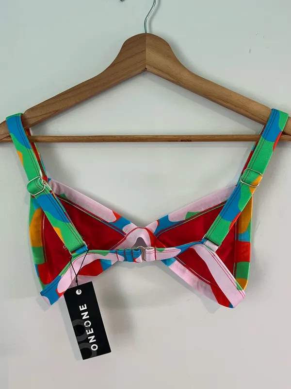 ONEONE Swimwear Triangle Bikini Top Size Medium Summer Vacation - Image 2