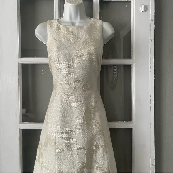 Alice and Olivia Mea Lantern Ivory Sparkling Party Dress - Image 7