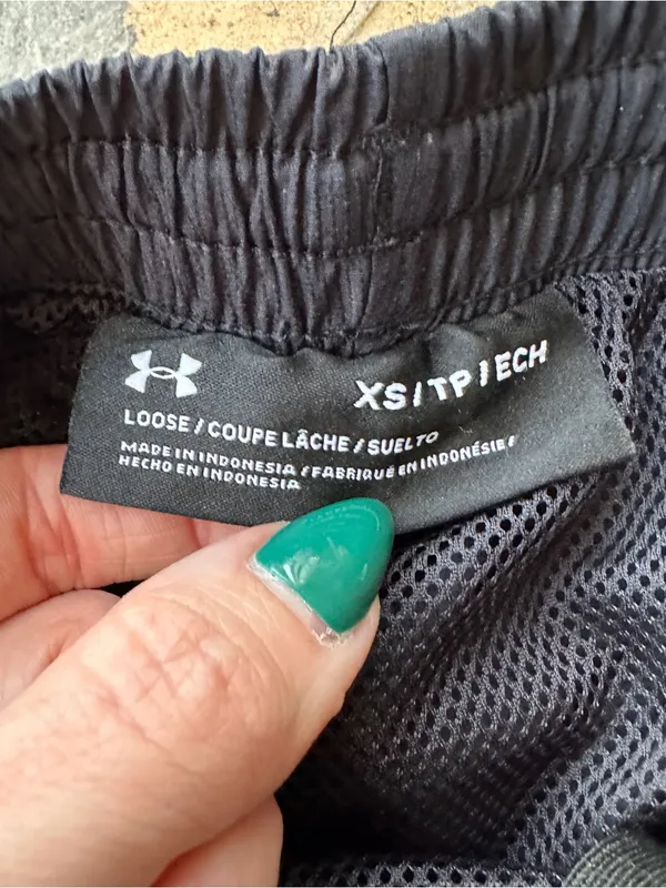 Under Armour Women's XS Black Woven Track Pants Mesh Lined Loose Fit Warmups - Image 7