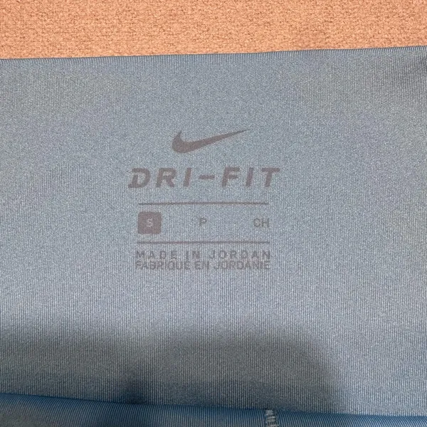 Nike Women's Dri-Fit Blue 7/8 Leggings - Image 3