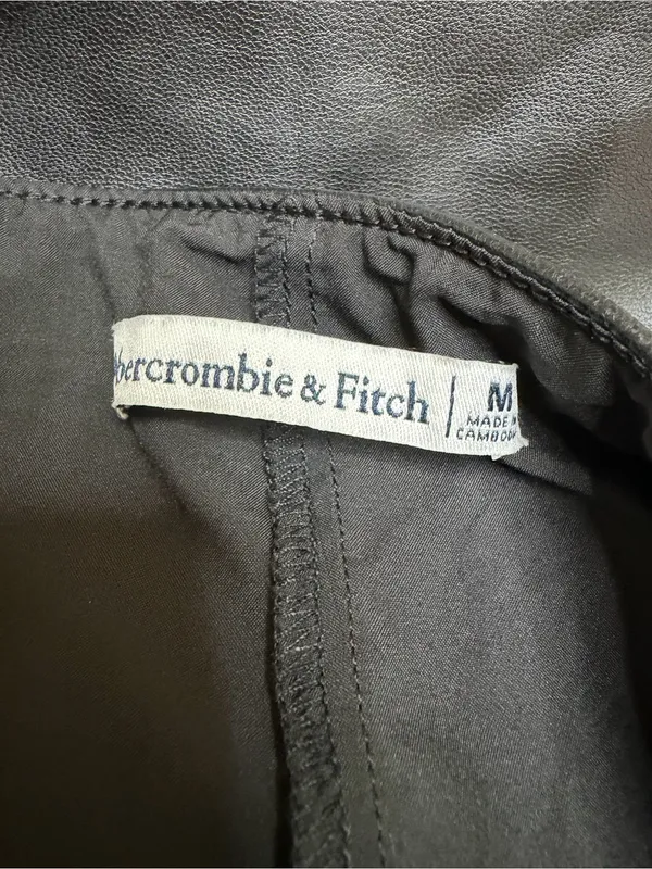 Abercrombie and Fitch A&F Faux Vegan Leather Black Mini Skort size Medium - Image 7