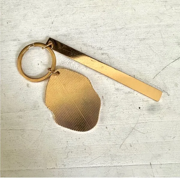 Lips keychain that says “ Sarcasm is my Love language “ - Image 3