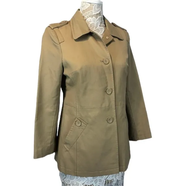 Ann Taylor Classic Short Trench Khaki Coat Epaulets, pleated back size 10 petite - Image 4