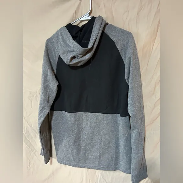 Nike sweatshirt - Image 3