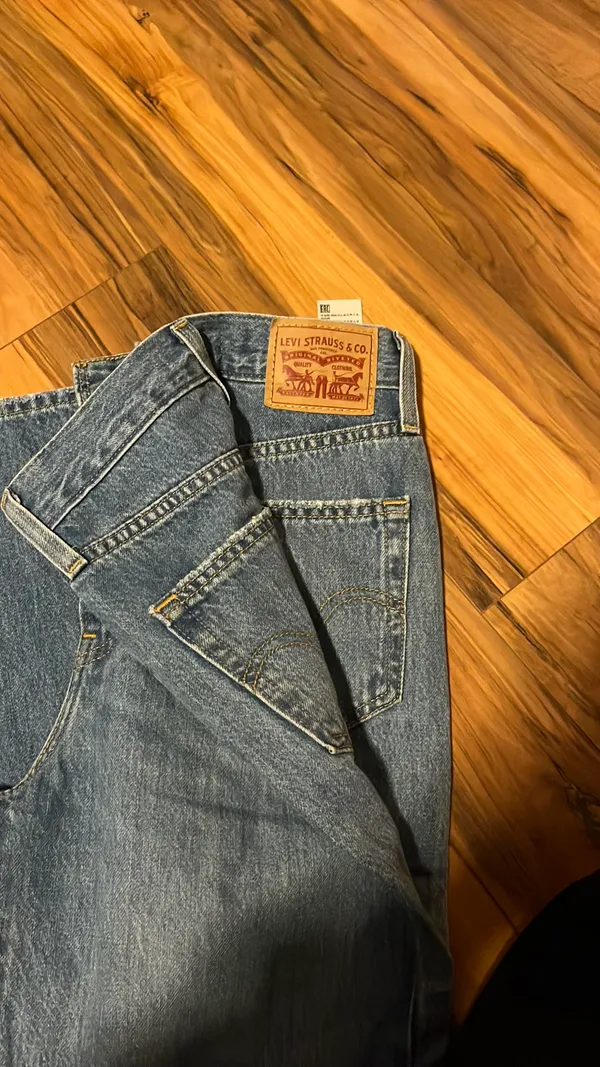 Levi’s High Waisted Straight Jeans - Image 4