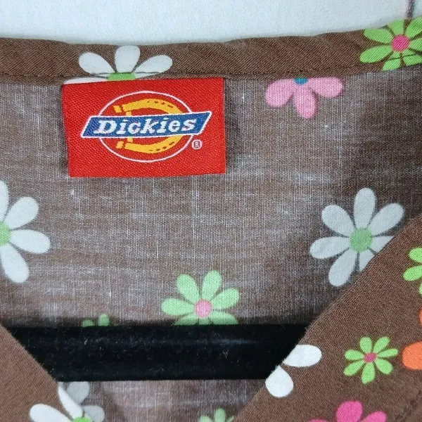 ‼️final must bundle‼️ Dickies Womens Brown Floral Scrub Top Hearts Flowers - Image 2