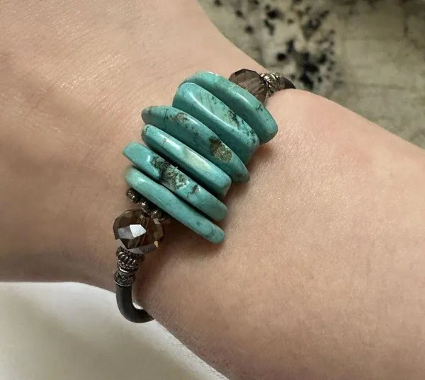 Pretty Set - Turquoise Blue Color Silver Tone Bracelet / Pierced Dangle Earrings - Image 8