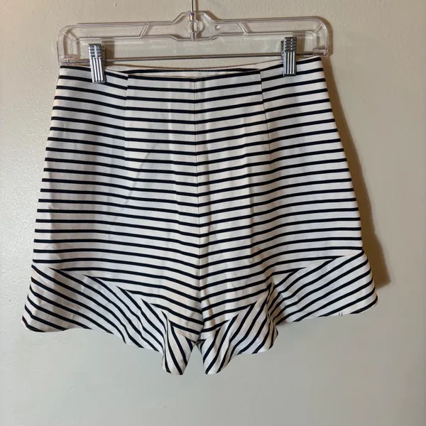 Zara Navy White Striped Ruffle Hem High Waisted Shorts Size Small‎ - Image 7