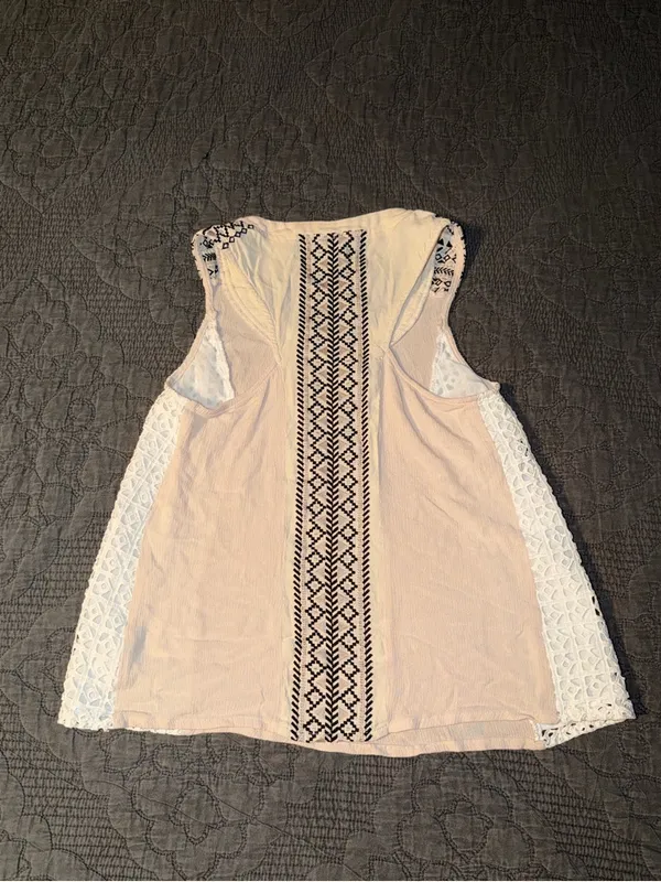 Miss Me Cream Tank with White Crochet Panels - Image 4