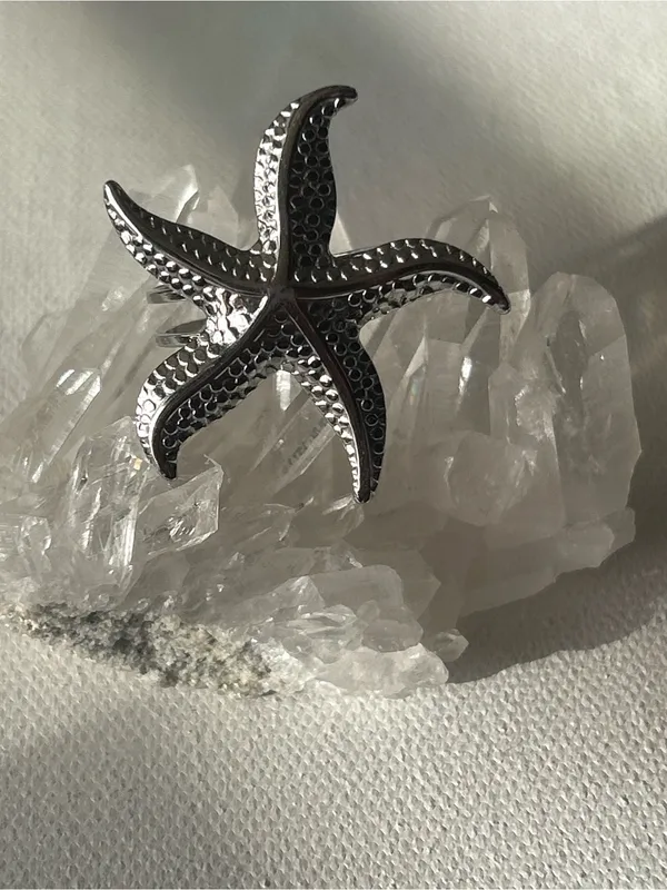 Silver stainless steel starfish ring with textured surface adjustable - Image 2