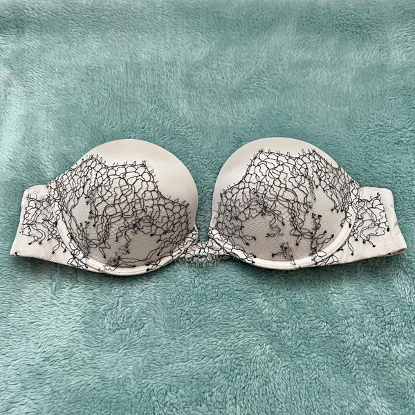Victoria's Secret Strapless Push Up Bra - Image 6