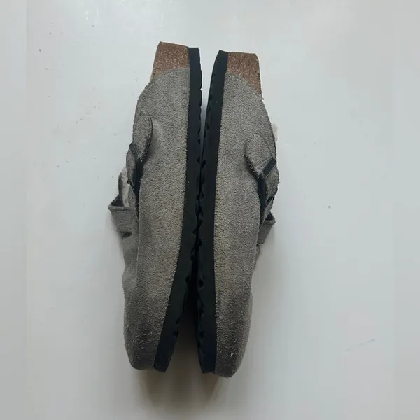 Birkenstock Boston Clog Size 38 - Image 4