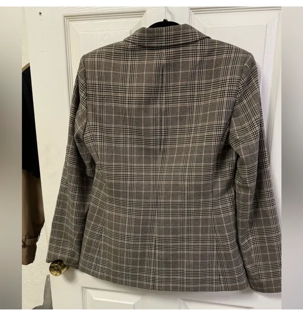 Tahari Arthur S. Levine Plaid Blazer - Grey/Pink Glen Check - Size 4 - Image 2