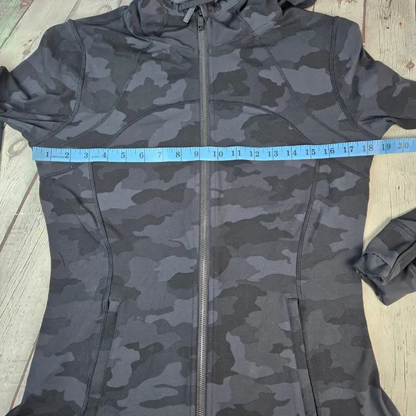 Lululemon Hooded Define Jacket Heritage 365 Camo Deep Coal Multi Size 10 - Image 9