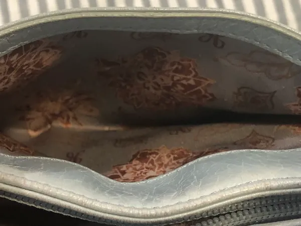 Hobo Brand Handbag - Image 7