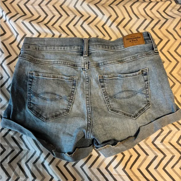 Abercrombie No Rip Jean Shorts – Size 4 - Image 6