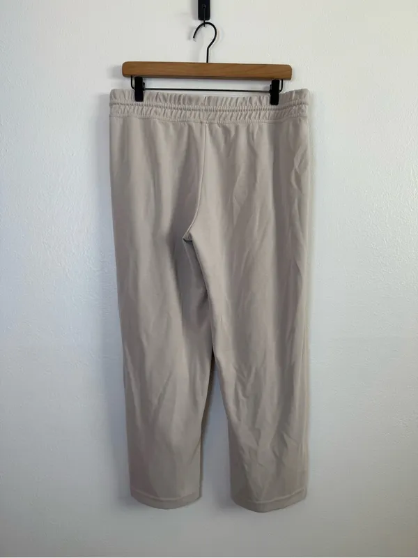 Athleta Seasoft Mid Rise Straight Crop - Image 4