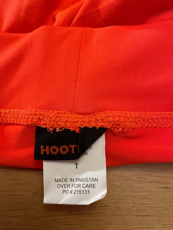 B91-69 New Women’s Hooters girl Uniform Shorts with a Flaw size T-Medium - Image 6