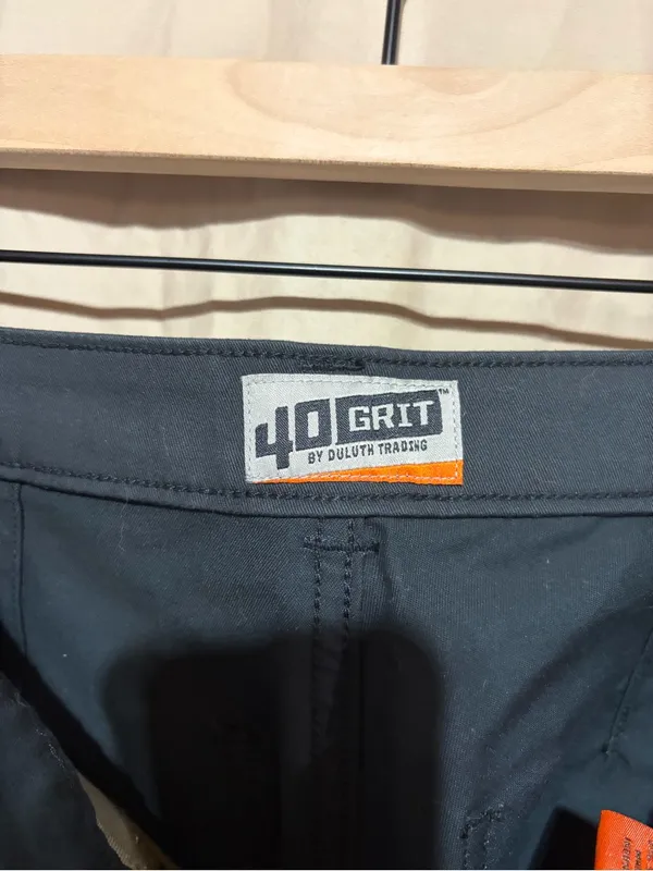 40 grit Duluth trading work pants Size 4 - Image 4