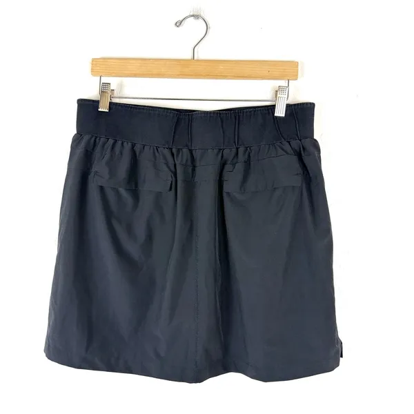 Quince Performance Tech Skort Black - Image 7