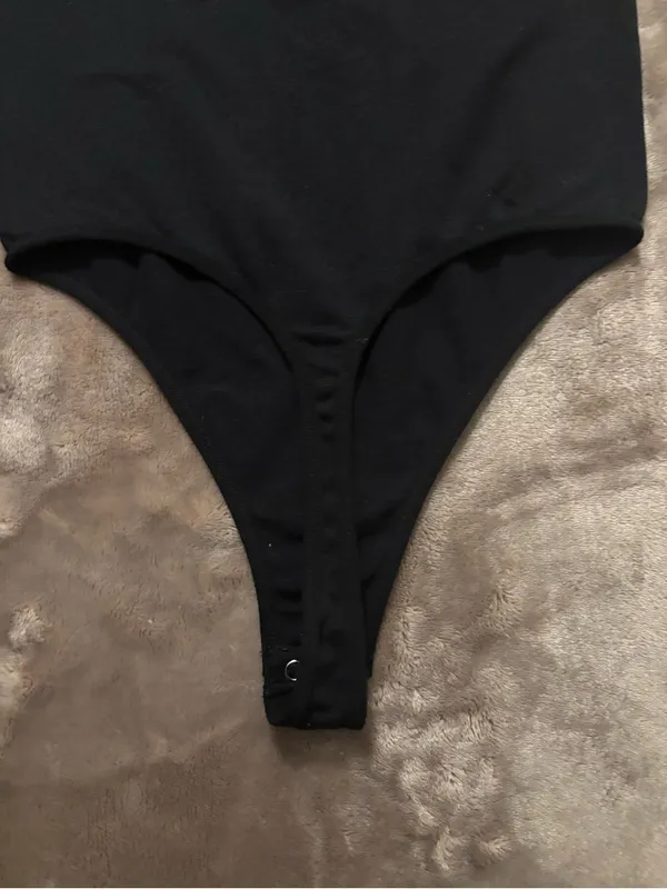 Anwnd Bodysuit Women’s Size M/L Classic Black Scoop Neck Bodysuit -Slim Fit - Image 7