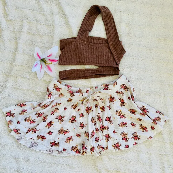 Free People Floral Shorts - Image 2