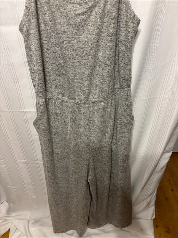 Sleeveless Gray Wide - Image 3