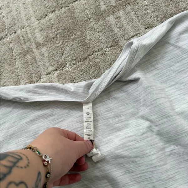 Lululemon Back in Action Long Sleeve Top - Image 4