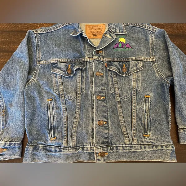 Vintage Levi's Denim Trucker Jacket Women’s Medium Made in USA 90s Jean Jacket - Image 2