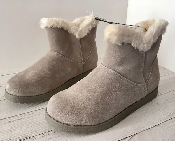 Gray Winter Boots, Size 8 - Image 3