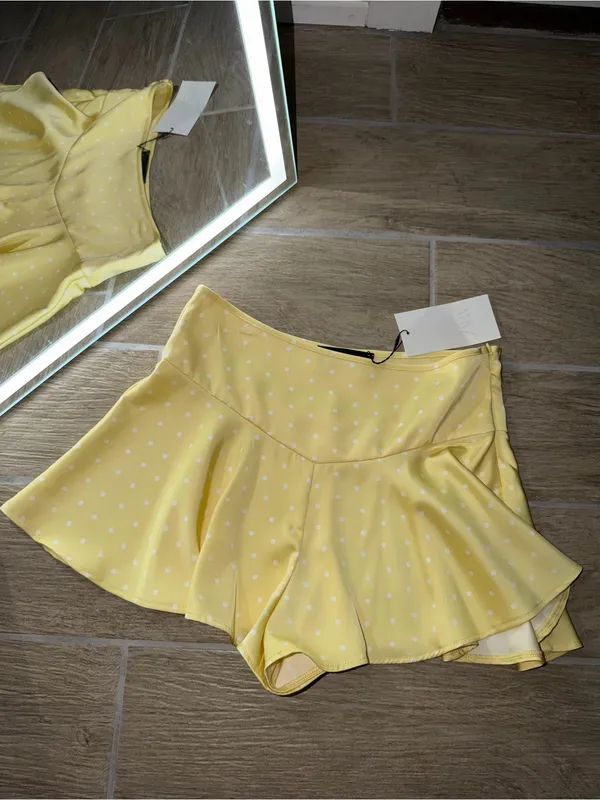 Zara Yellow Polka Dot satin flowy shorts - Image 4
